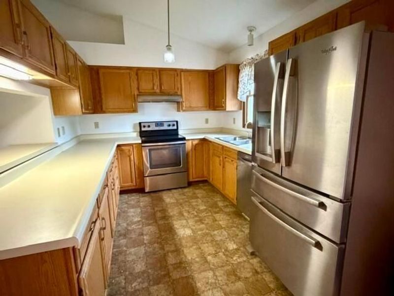 1093 Lizabeth Circle, Heath, OH 43056 Photo 3