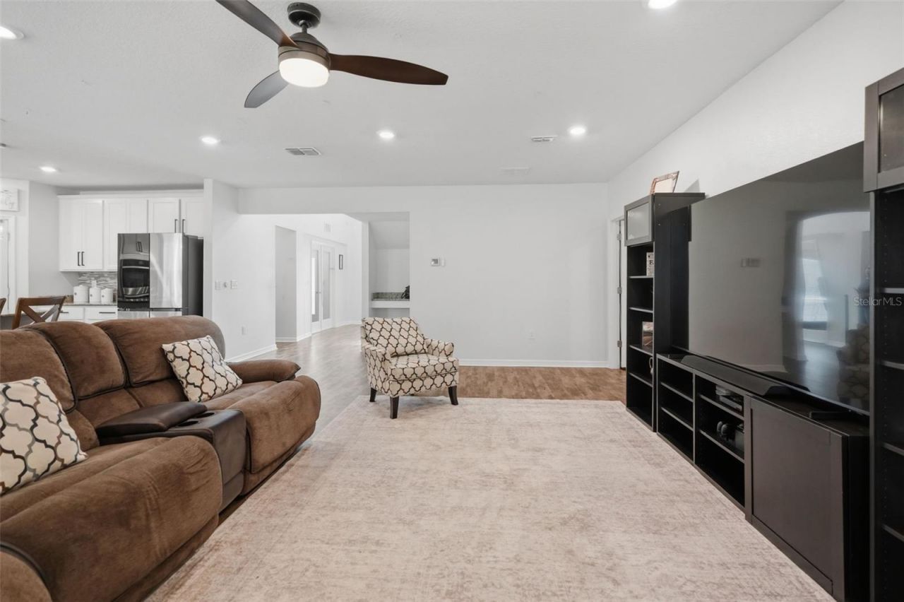 9025 Mazette Road , Weeki Wachee, FL 34613 Photo