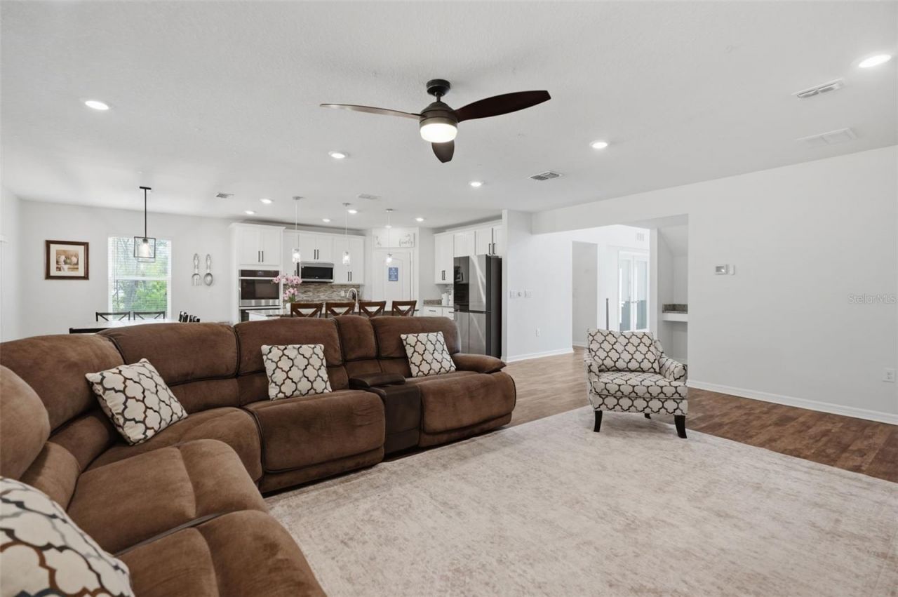 9025 Mazette Road , Weeki Wachee, FL 34613 Photo