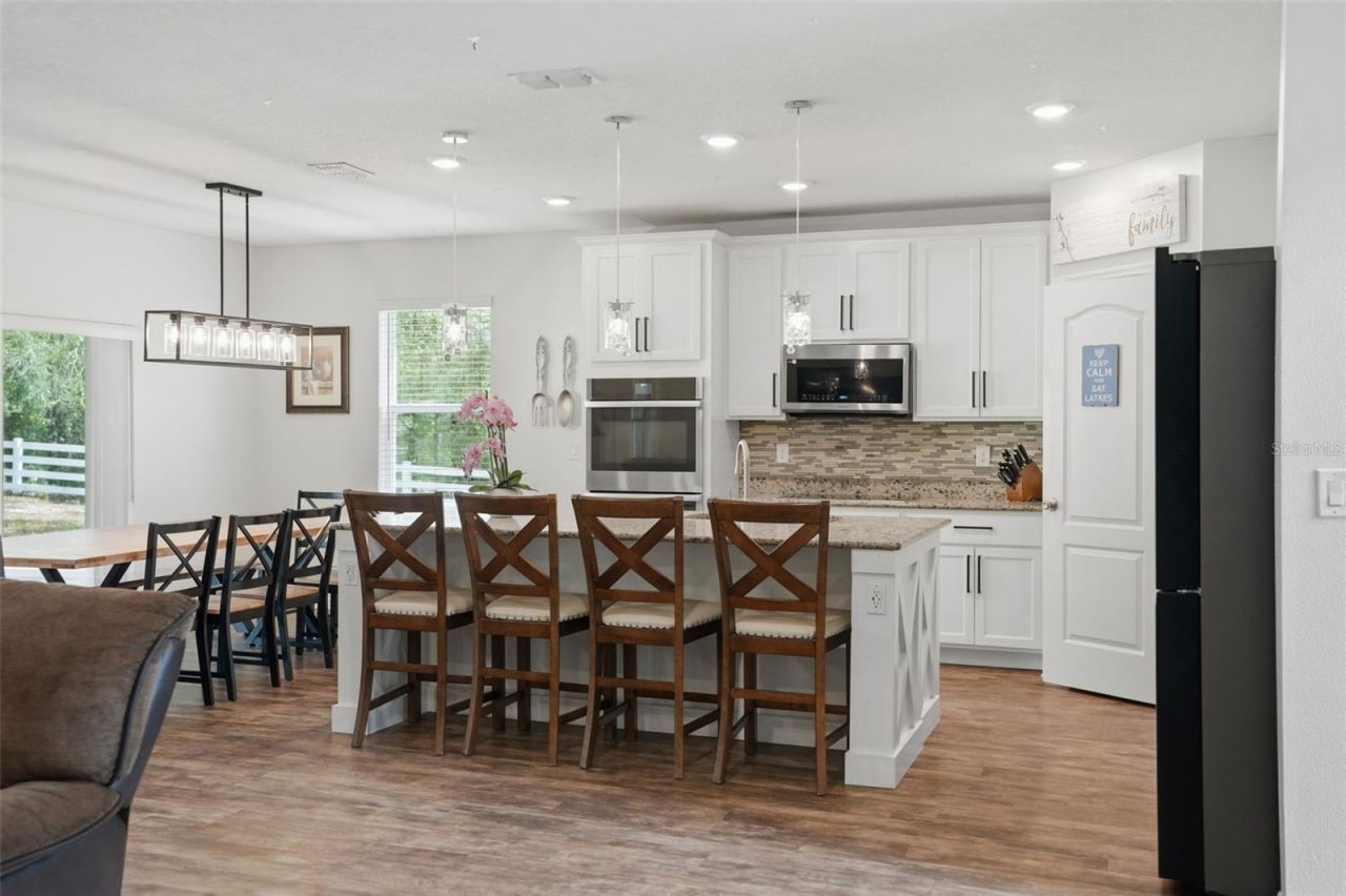 9025 Mazette Road , Weeki Wachee, FL 34613 Photo
