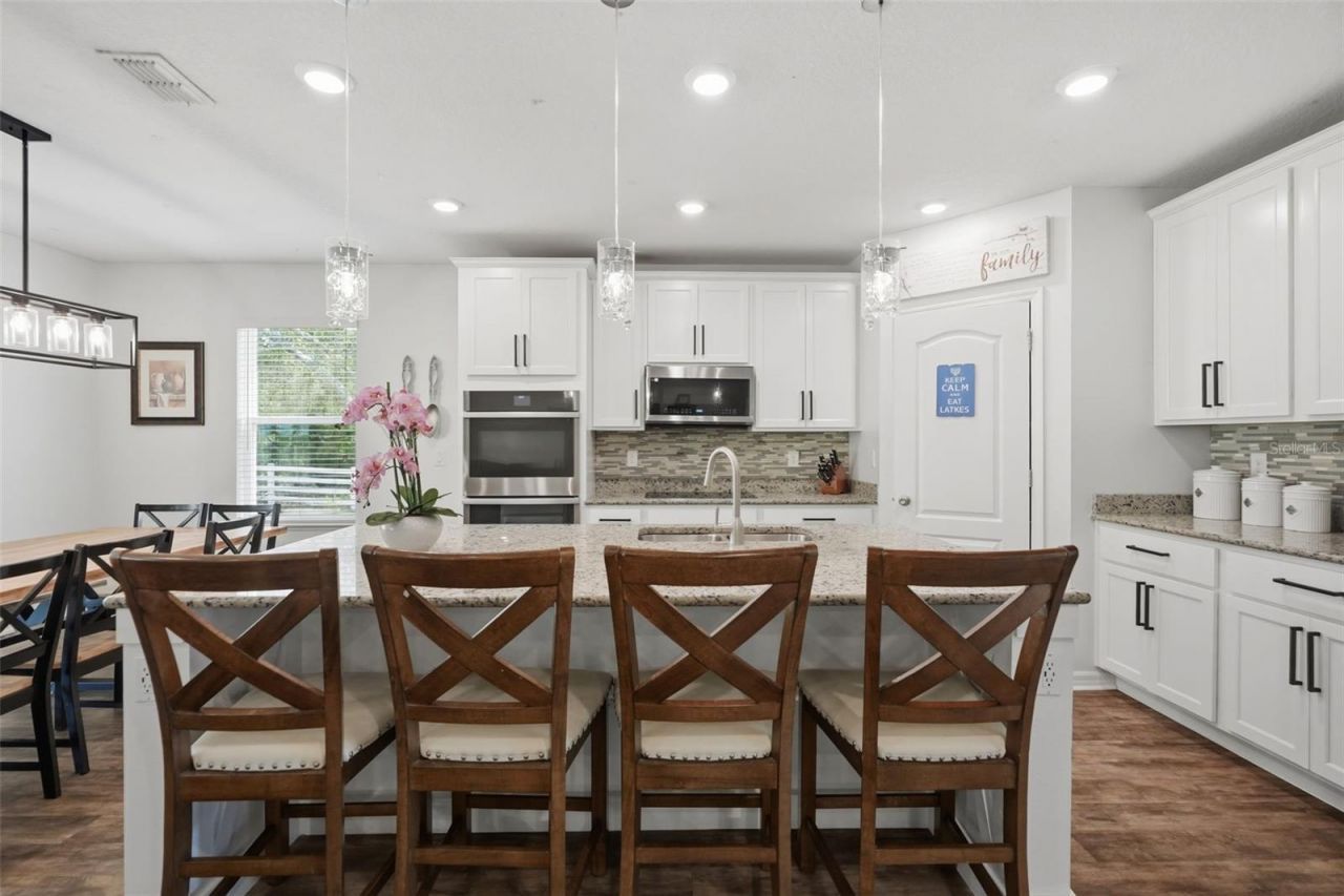 9025 Mazette Road , Weeki Wachee, FL 34613 Photo