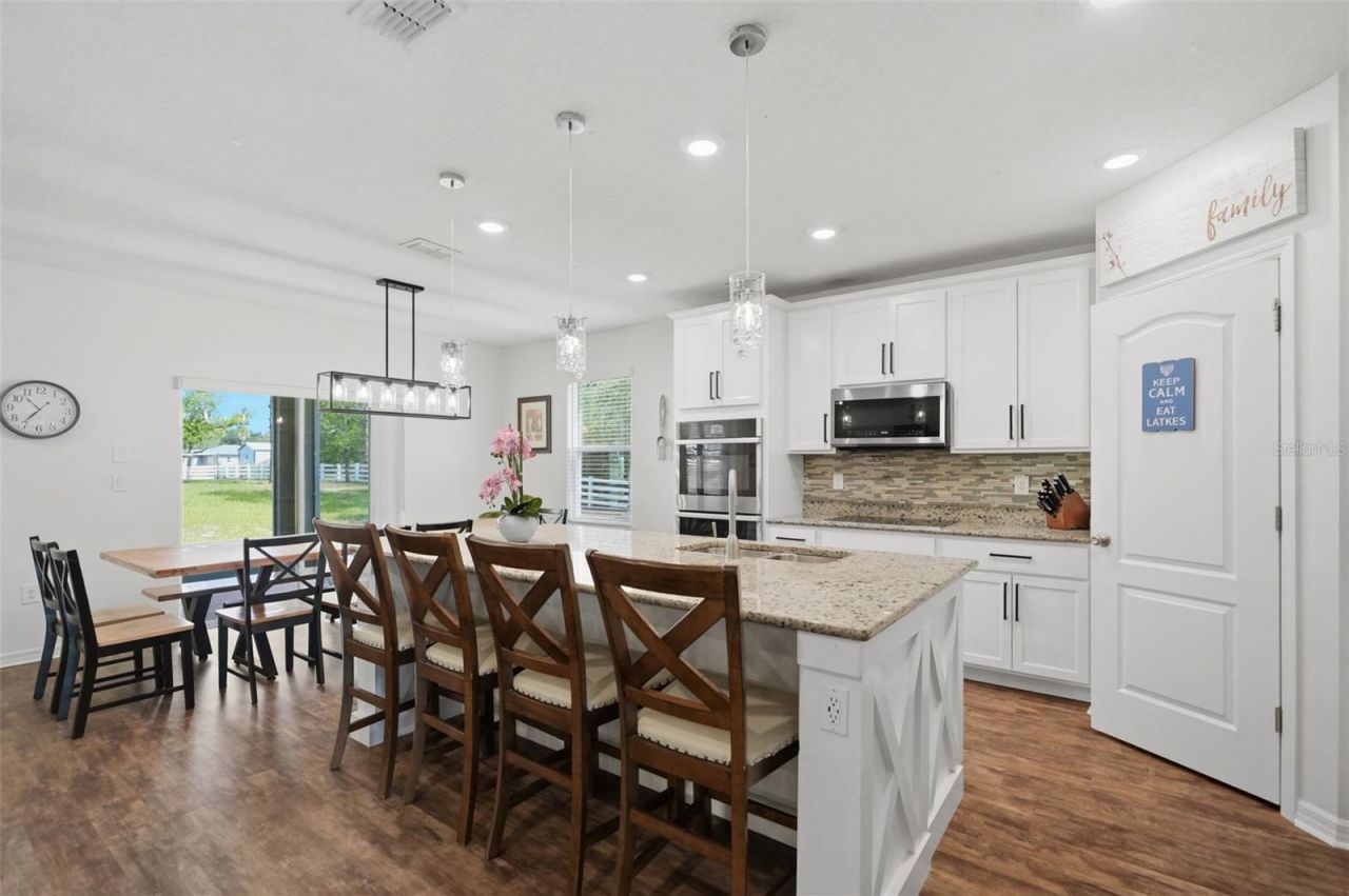 9025 Mazette Road , Weeki Wachee, FL 34613 Photo
