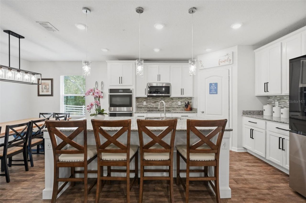 9025 Mazette Road , Weeki Wachee, FL 34613 Photo