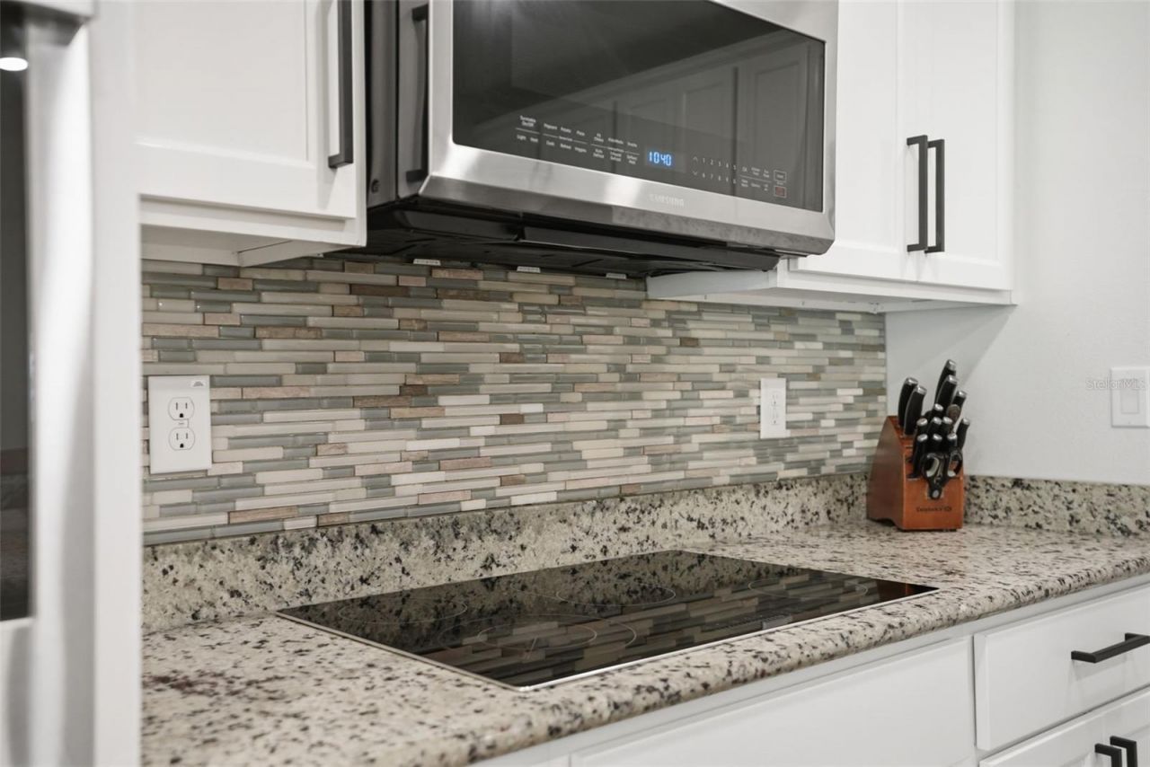 9025 Mazette Road , Weeki Wachee, FL 34613 Photo