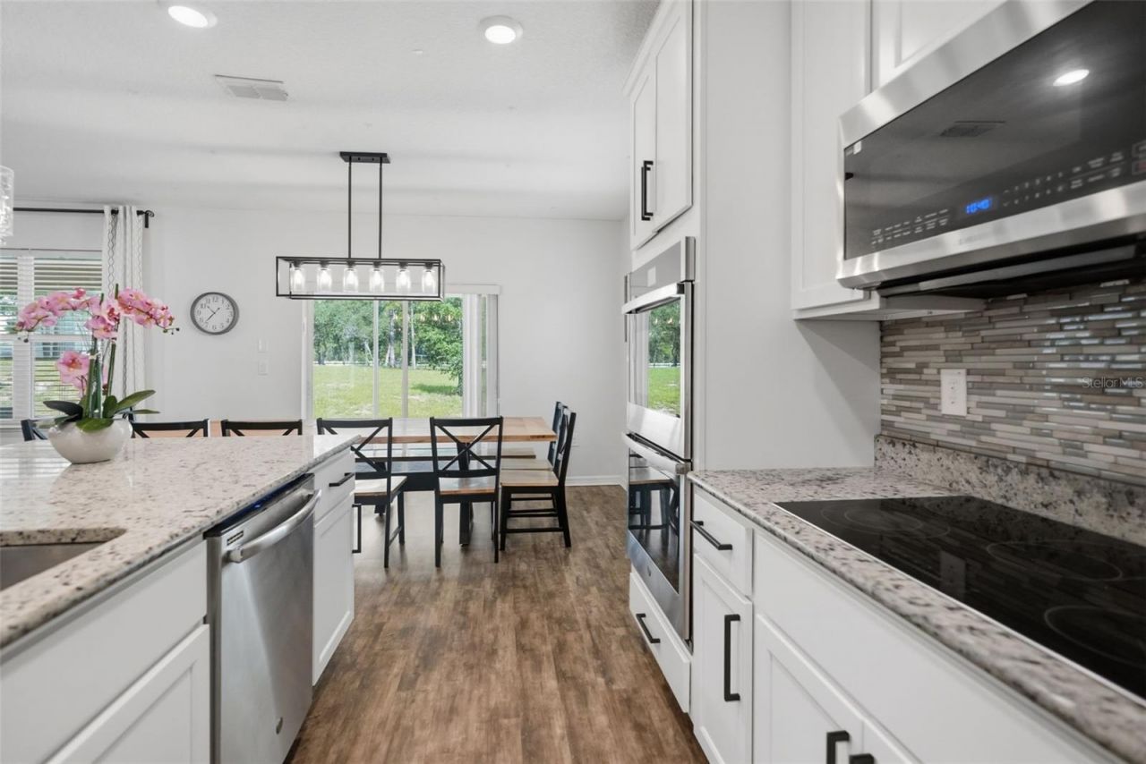 9025 Mazette Road , Weeki Wachee, FL 34613 Photo