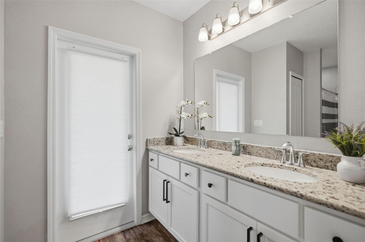 9025 Mazette Road , Weeki Wachee, FL 34613 Photo