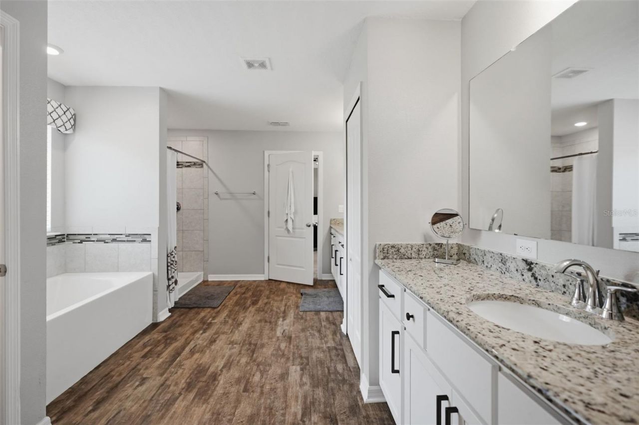 9025 Mazette Road , Weeki Wachee, FL 34613 Photo