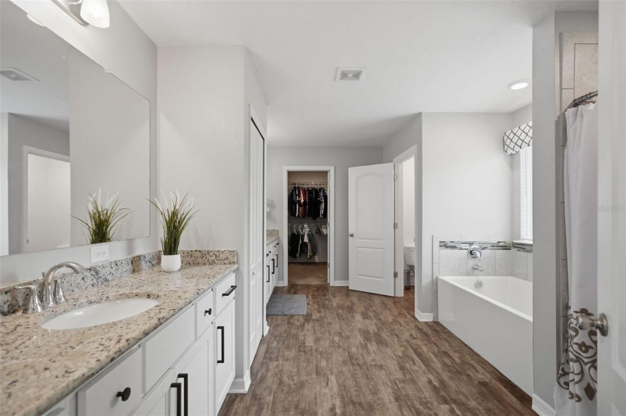 9025 Mazette Road , Weeki Wachee, FL 34613 Photo