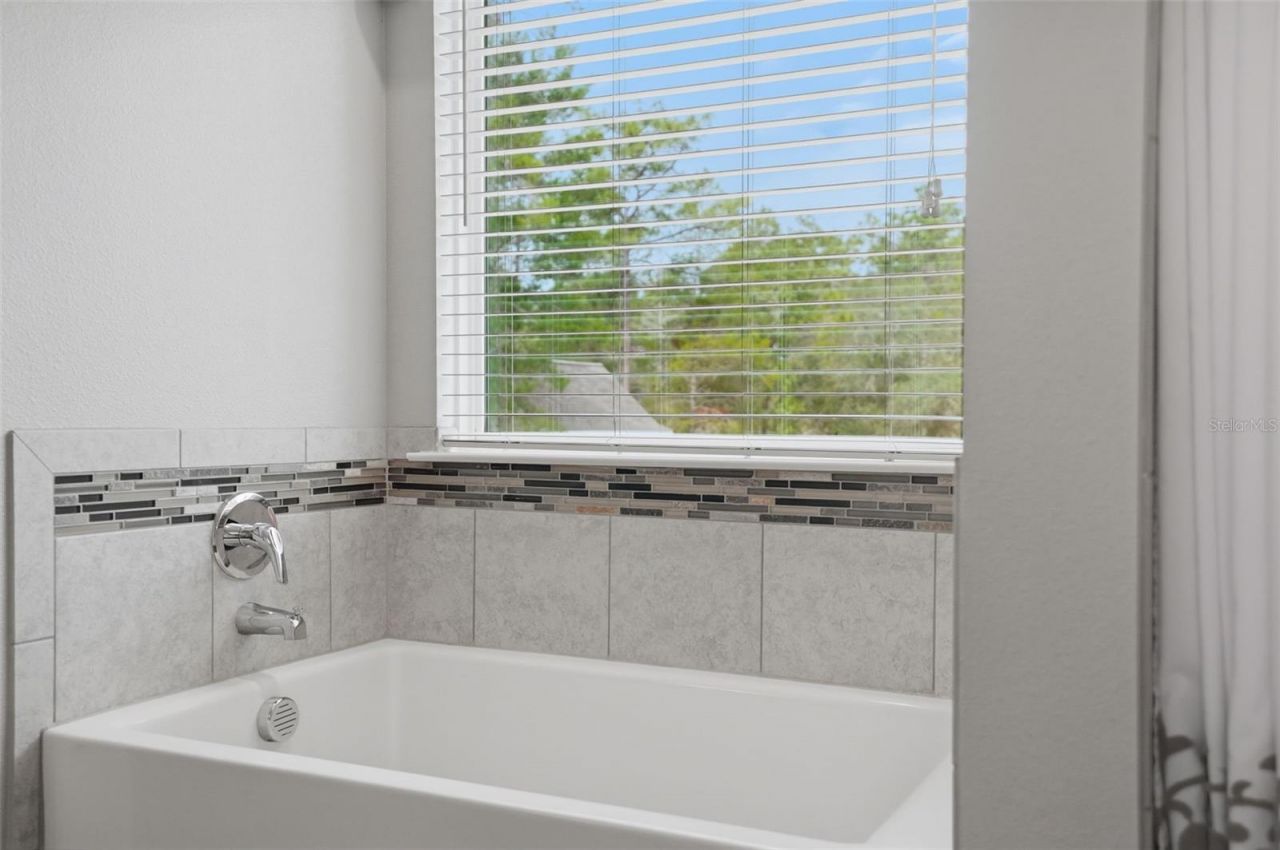 9025 Mazette Road , Weeki Wachee, FL 34613 Photo
