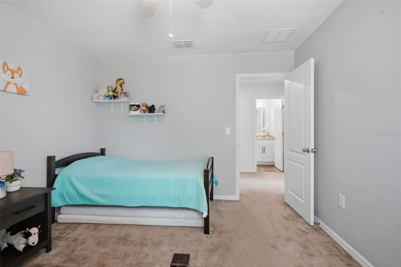 9025 Mazette Road , Weeki Wachee, FL 34613 Photo