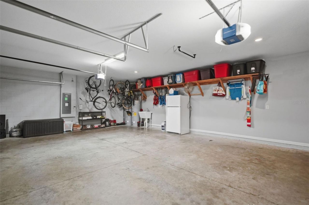 9025 Mazette Road , Weeki Wachee, FL 34613 Photo