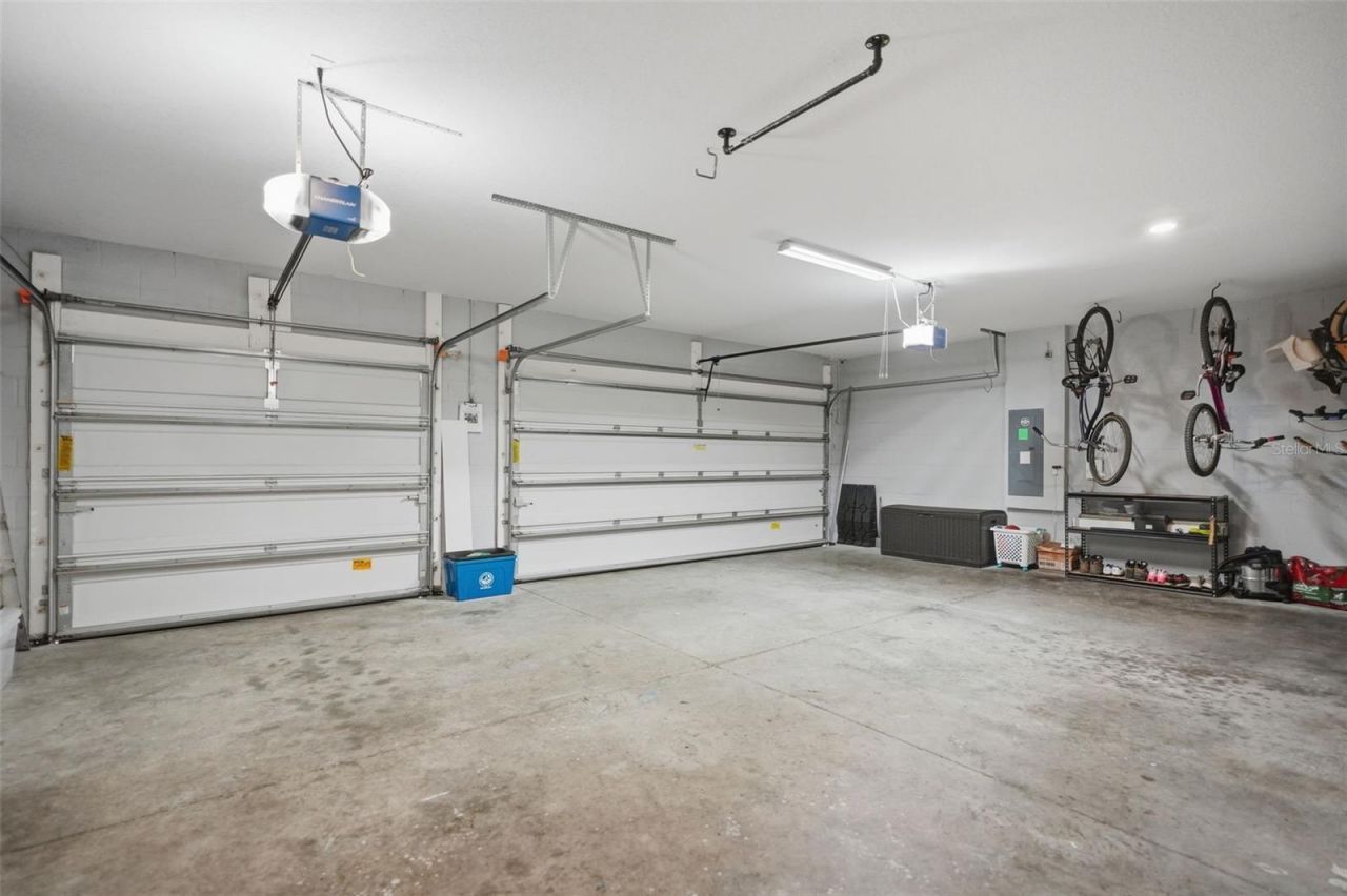 9025 Mazette Road , Weeki Wachee, FL 34613 Photo