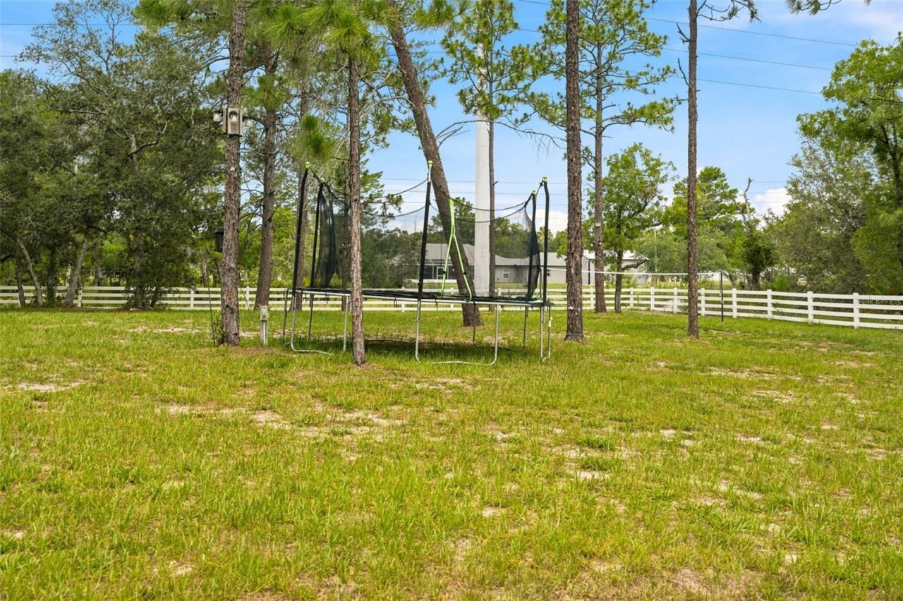 9025 Mazette Road , Weeki Wachee, FL 34613 Photo