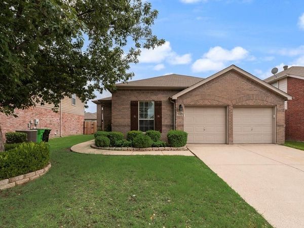 1234 Mallard Creek , Aubrey, TX 76227