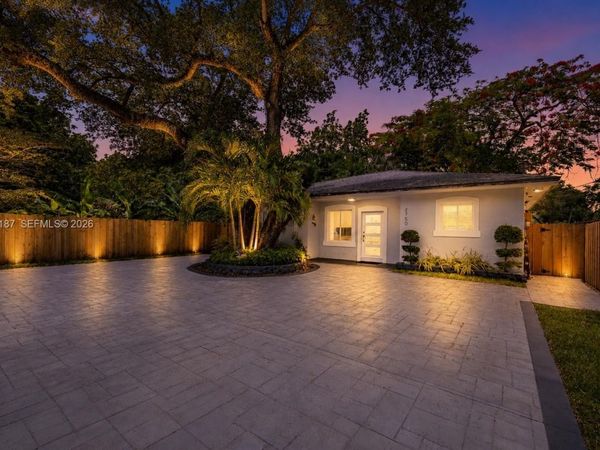 2750 NW 170th St, Miami Gardens, FL 33056