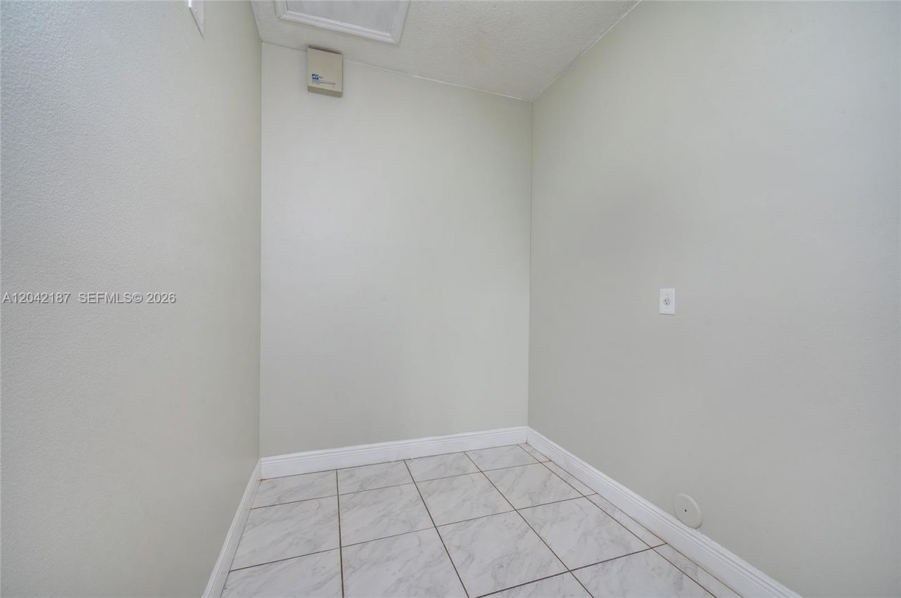 2750 NW 170th St, Miami Gardens, FL 33056 Photo