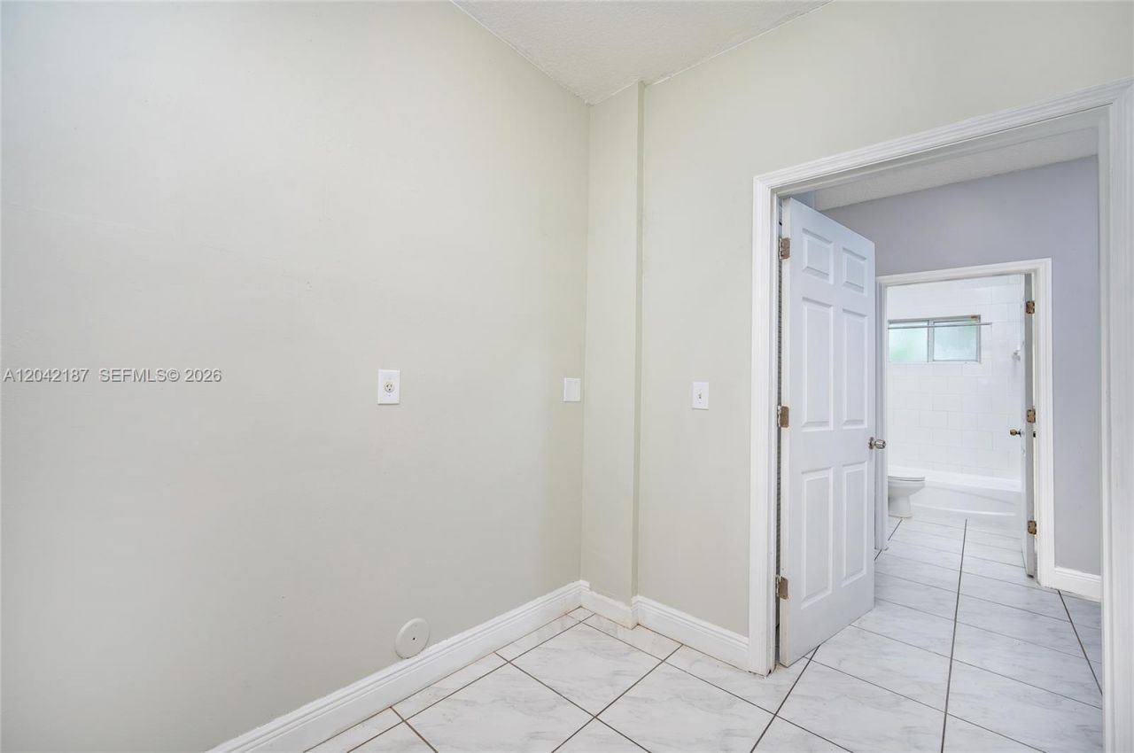 2750 NW 170th St, Miami Gardens, FL 33056 Photo