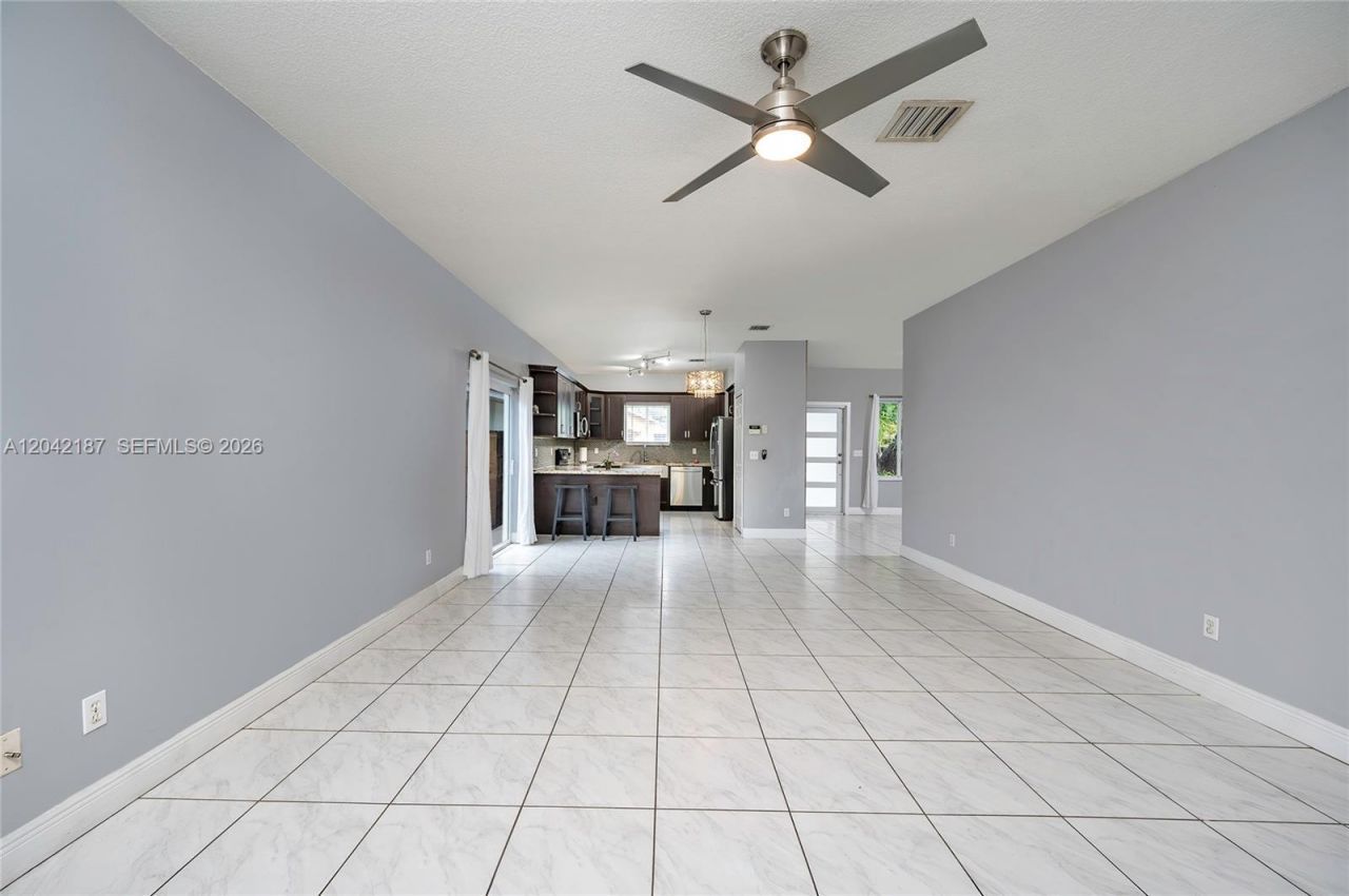 2750 NW 170th St, Miami Gardens, FL 33056 Photo