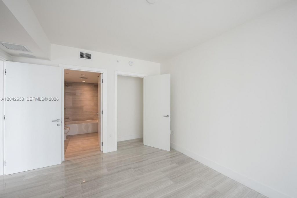 1451 Brickell Ave , Unit 2103, Miami, FL 33131 Photo