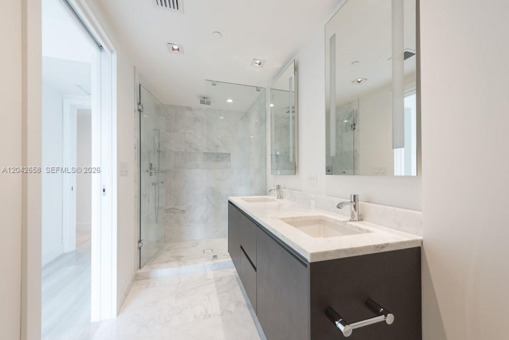 1451 Brickell Ave , Unit 2103, Miami, FL 33131 Photo