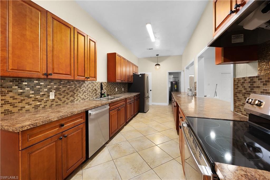 7823 Marx Dr, North Fort Myers, FL 33917 Photo