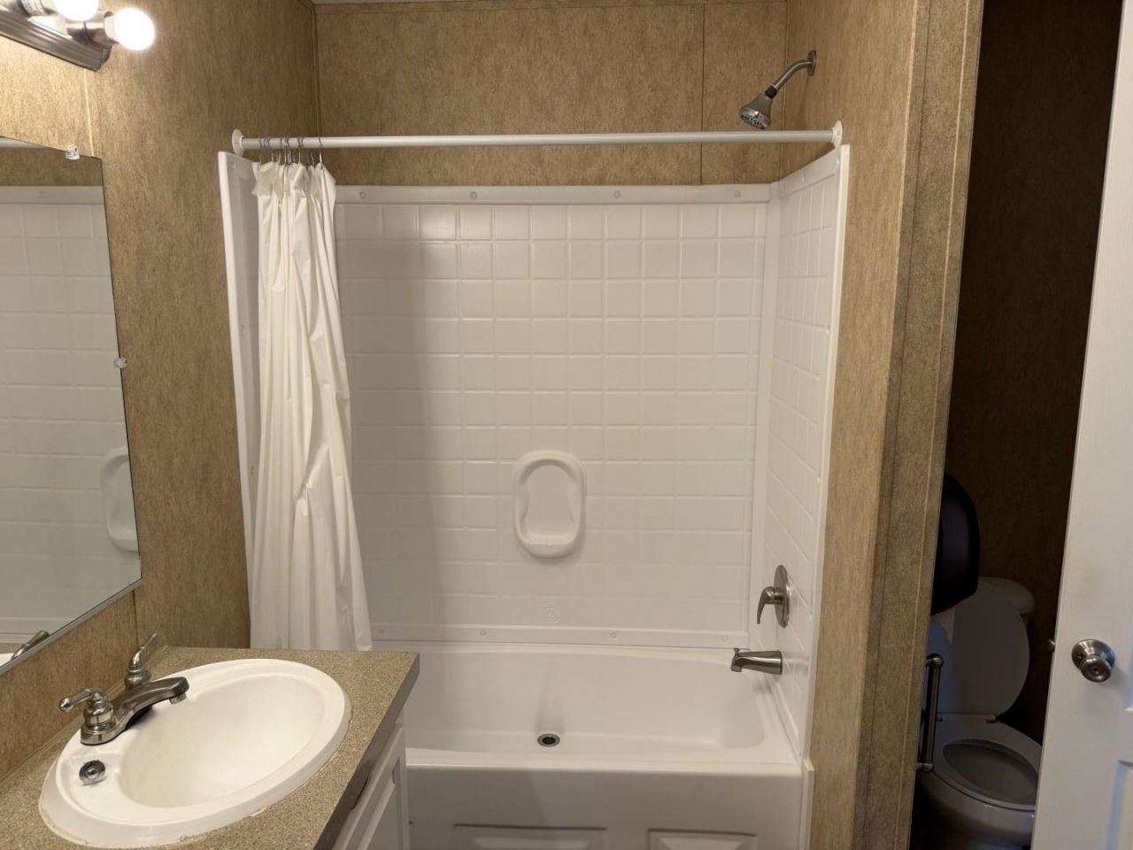 4650 Peachtree Rd Photo 37