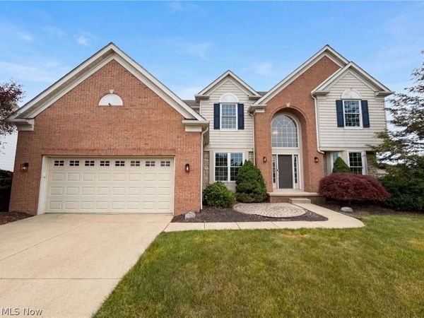 9660 Kingston Trail , Olmsted Falls, OH 44138