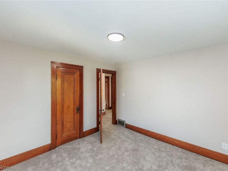 2233 E 33rd Street, Lorain, OH 44055 Photo 10
