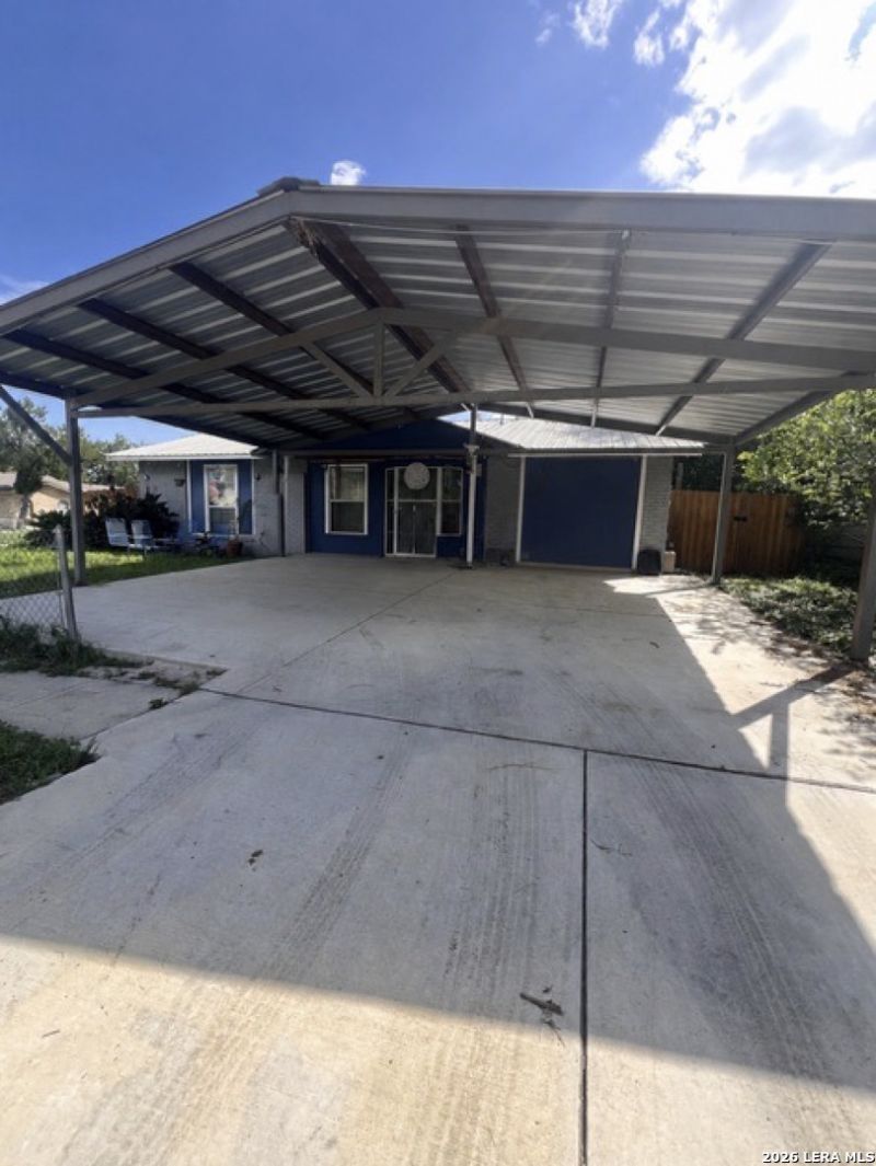 8627 Standing Rock St, San Antonio, TX 78242 Main Photo