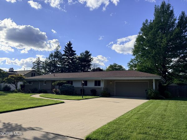 3354 Christie Boulevard , Toledo, OH 43606