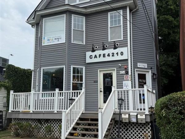 454 Broad Avenue, LEONIA, NJ 07605