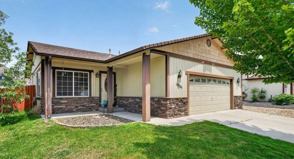 18329 Dustin Court, Reno, NV 89508 Photo