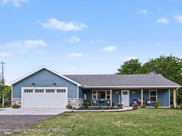 5376 S M-52 , Stockbridge, MI 49285