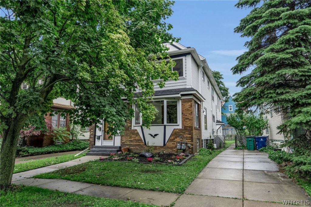91 Saint Johns Parkside Street, Buffalo, NY 14210 Main Photo