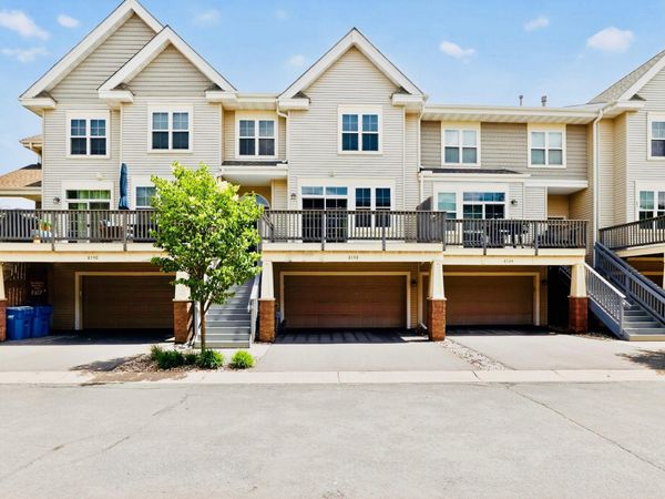 8138 Oakview Circle N, Maple Grove, MN 55369