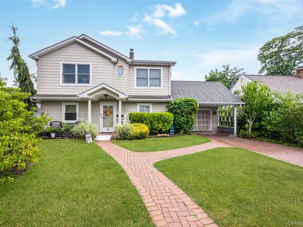 53 Primrose Lane , Levittown, NY 11756