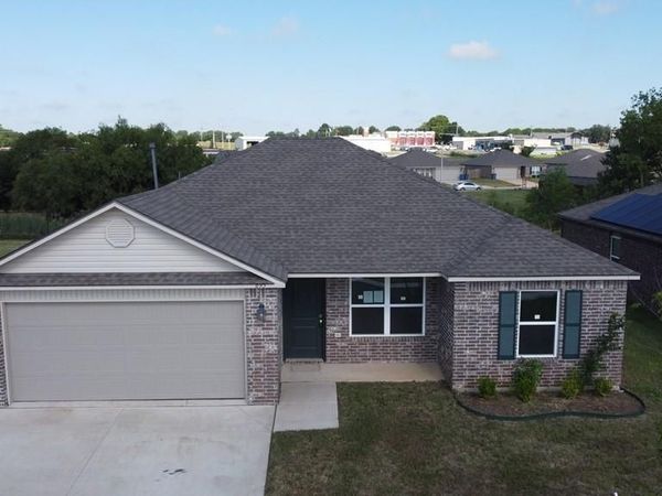 695 Foxtail Drive, Newcastle, OK 73065