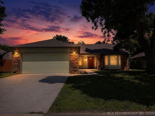 613 S Hemlock Avenue , Broken Arrow, OK 74012