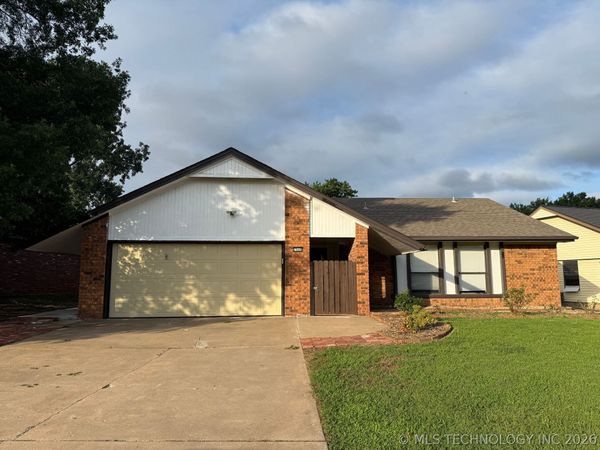 7949 S 85th East Avenue , Tulsa, OK 74133