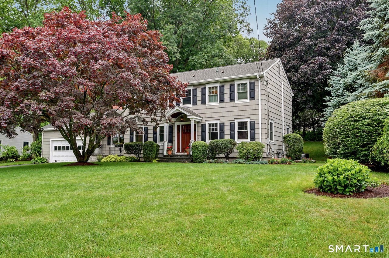 83 Lamplighter, Fairfield, CT 06825 Main Photo