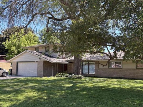 6964 N Braeburn LANE, Glendale, WI 53209