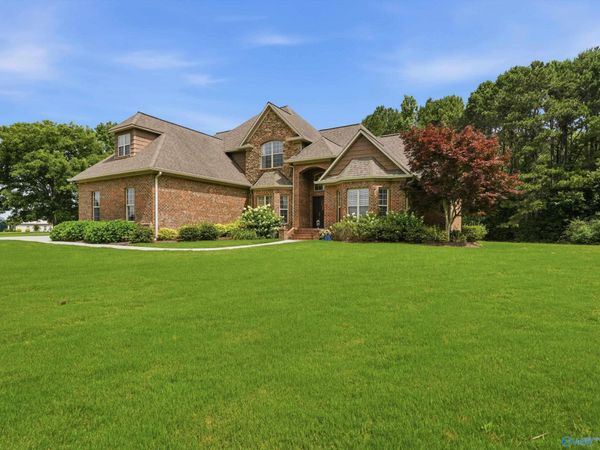 198 Worthington Lane, Guntersville, AL 35976