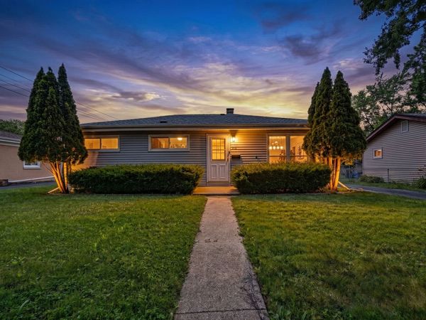 714 N 2nd Avenue , Villa Park, IL 60181