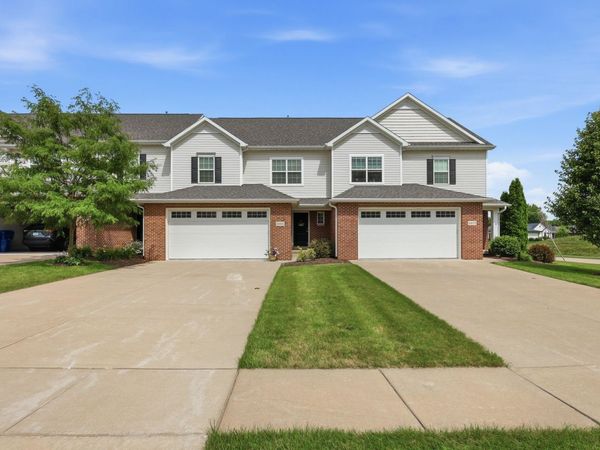 4465 W Slate Creek Drive , Bettendorf, IA 52722