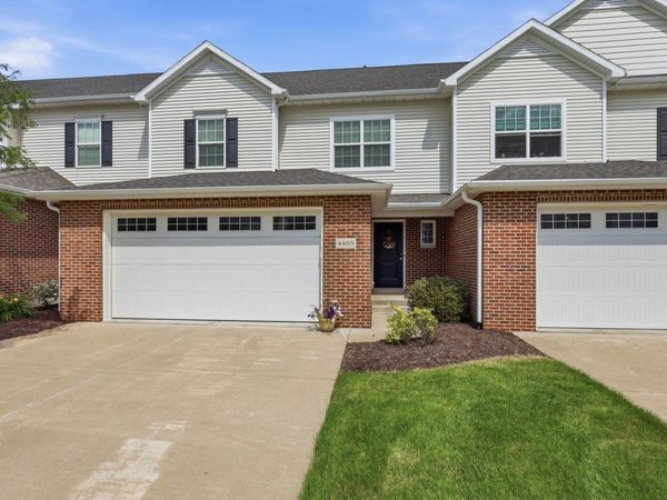 4465 W Slate Creek Drive, Bettendorf, IA 52722