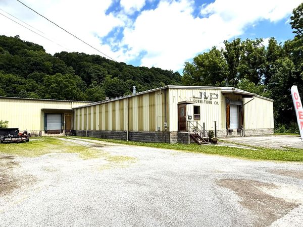 616 1st Ave, Marlinton, WV 25601