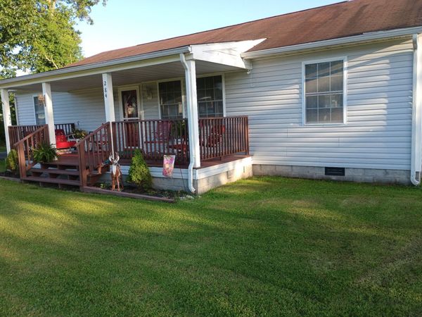 284 Lewis St, Rupert, WV 25984