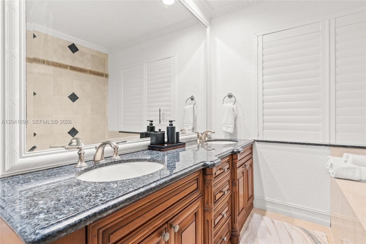 18 Eleuthera Dr, Ocean Ridge, FL 33435 Photo