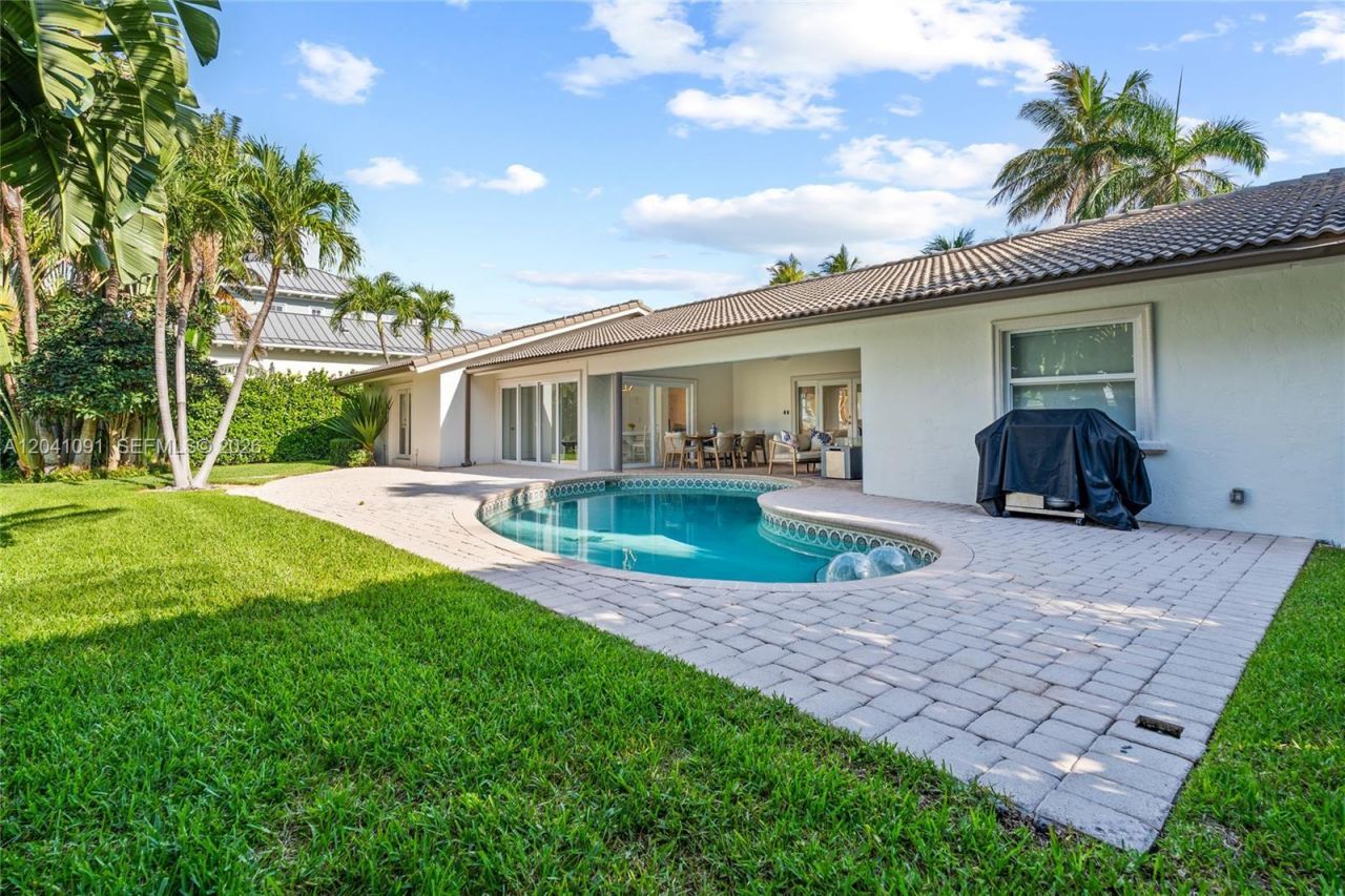 18 Eleuthera Dr, Ocean Ridge, FL 33435 Photo