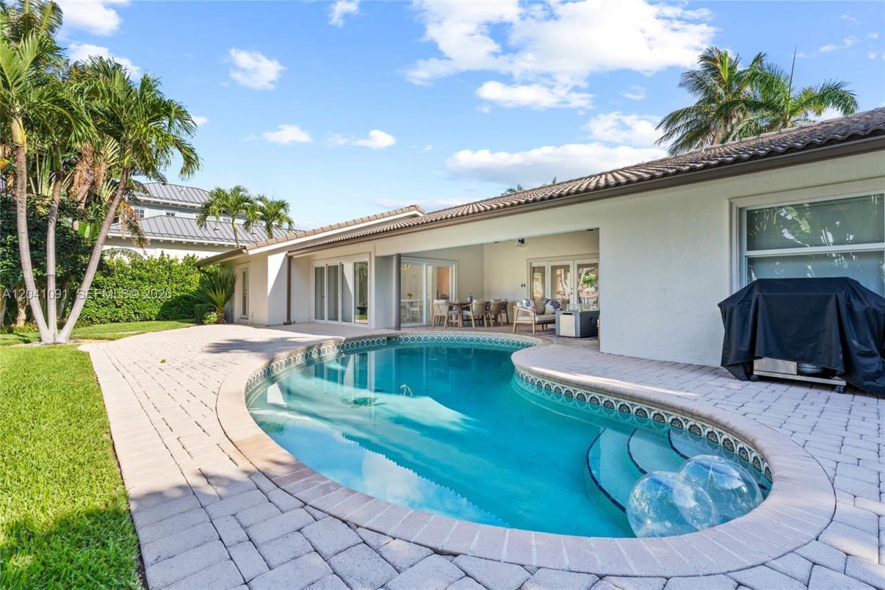 18 Eleuthera Dr, Ocean Ridge, FL 33435 Photo
